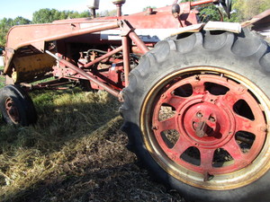 Intl Farmall 450 Farm Tractor
