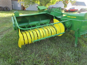 John Deere 24T Baler