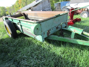 John Deere 33 Spreader