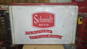 lot 271 image: Vintage Schmidt Beer Metal Cooler.