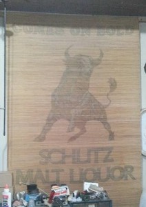 lot 274 image: Schlitz Malt Liquor Hanging.