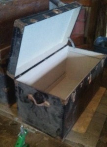 lot 291 image: Steamer Trunk. Good Hinges And Latches.