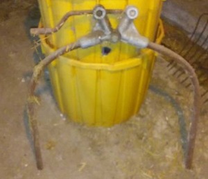 lot 317 image: Hip Clamp Calving  Milking Aid.