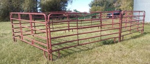 lot 353 image: Cattle Panels, Round Pen Gates.