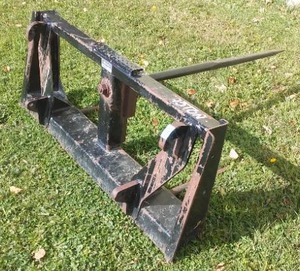 lot 358 image: Bale Spear, Nice. Notch MFG.