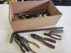 lot 172 image: Lot of Assorted Combination Wrenches (up to 78) and More