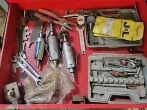 lot 173 image: Pneumatic Die Grinders, Bits, Flare Nut Wrenches and More