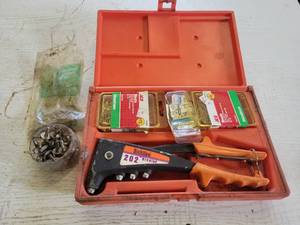 lot 175 image: Richline Model 202 Rivet Kit