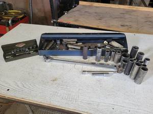 lot 180 image: CRAFTSMAN 12 Breaker Bar and Assorted Sockets - TrueCraft, CRAFTSMAN, S-K and More
