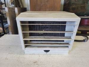 lot 196 image: 5000W 240V 1 Phase Electric Heater