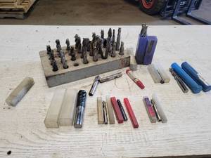 lot 206 image: Large Lot of Assorted Endmills - Around 7 are New - Up to 34