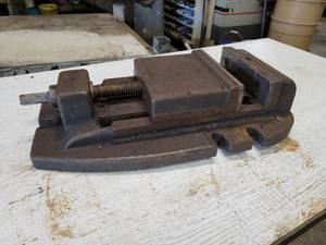 lot 227 image: 7 Milling Machine  Machinist Vise