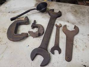 lot 241 image: Large Williams Wrench (2-38 & 2-316), 5 & 2.5 Clamps and More
