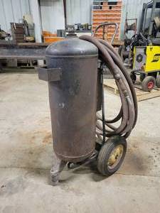 lot 244 image: Portable Sandblasting Pot