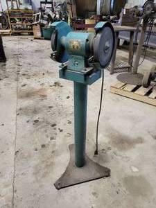 lot 253 image: 8 Bench Grinder on Steel Stand