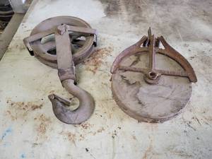 lot 262 image: Pair of Antique Wood  Cast Iron Pulleys - Both are 9 Diameter