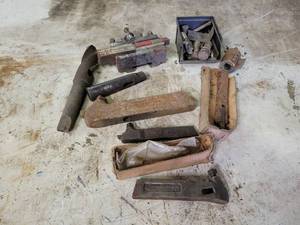 lot 276 image: Assorted Lathe Tool Holders and More - Williams No. 1-R, Armstrong No. 4S