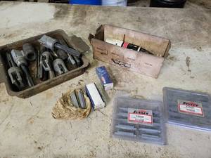 lot 277 image: Assorted Mandrels and Stones for SUNNEN Honing Machine in Lot 267