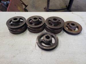 lot 129 image: Lot of (8) New Cast Iron Pulleys - 5.125 Diameter with 1 Keyed Bore