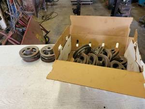 lot 130 image: Lot of (14) New Cast Iron Pulleys - 5.75 Diameter with 78 Keyed Bore