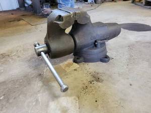 lot 120 image: WILTON 6 Bench Vise No. 09-600 - Works Smoothly