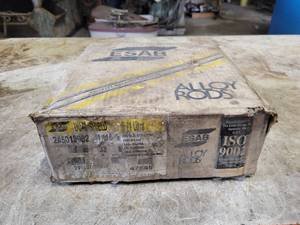 lot 294 image: ESAB Dual-Shield E71T-1 33# 116 Welding Wire Spool - Appears Unused