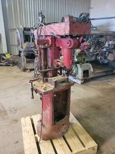 lot 324 image: Cutoff Machine - Unknown Condition