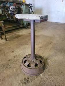 lot 326 image: Bench Grinder  Vise Base - Approx. 43 Tall Overall