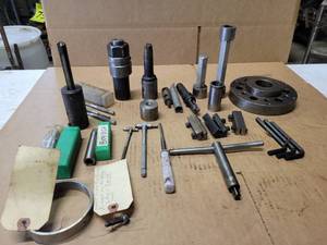 lot 361 image: Buck Chuck A302 Mounting Plate, Holders and More