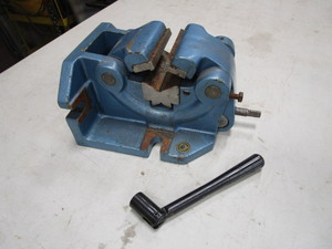 lot 7 image: Round Stock Machine Vise