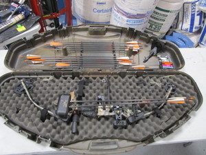 lot 35 image: Browning Compound Bow