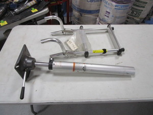 lot 42 image: Boat Seat Pedestal & Ladder