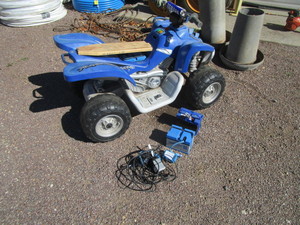 lot 55 image: Power Wheels 4 Wheeler