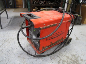 lot 70 image: Wire Welder