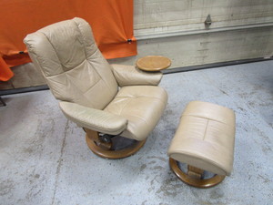 lot 77 image: Leather Chair & Ottoman