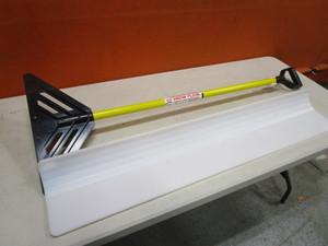 lot 130 image: 48 Snow Shovel