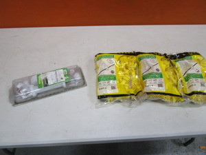 lot 136 image: Electric Fence Handle & (75) T Post Insulators