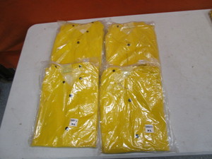 lot 141 image: (4) Raincoats Sz XL