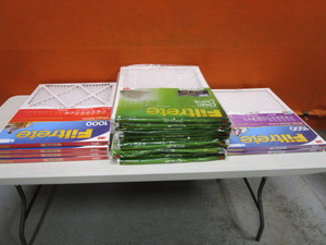 lot 174 image: (17) 20x25x1 Furnace Filters