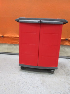lot 183 image: Tool Storage Cabinet