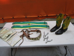lot 196 image: (New) Saddle Cinches, Boots Sz 9, Spurs, Halter