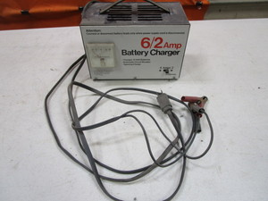 lot 210 image: Battery Charger