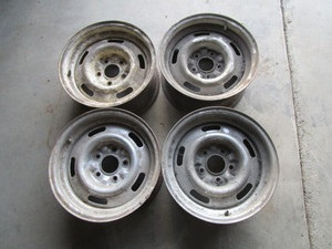 lot 222 image: 5 Rally Wheels