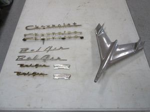 lot 226 image: 57 Chevy Hood Ornament & Emblems