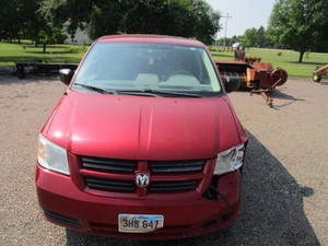 lot 2 image: 2008 Dodge Grand Caravan SE