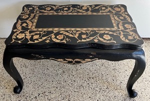 lot 212 image: Vintage, Hand Painted and Distressed Cocktail Table