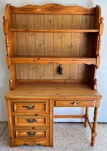 lot 215 image: YOUNG HINKLE - Cape Cod - Desk