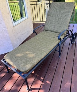 lot 20 image: HANAMINT Cast Aluminum Lounge Chair #1