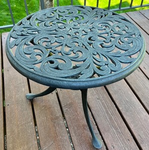 lot 22 image: HANAMINT Cast Aluminum Side Table
