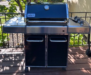 lot 24 image: WEBER - Genesis Propane Grill